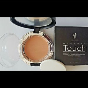 Younique Touch Pressed Powder- Chiffon NIB